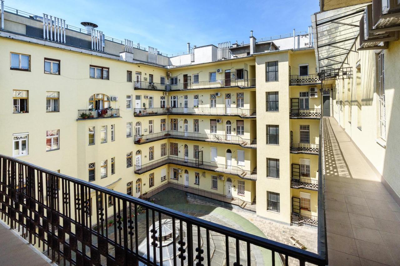 Rakoczi Road Central Location Budapeste Exterior foto